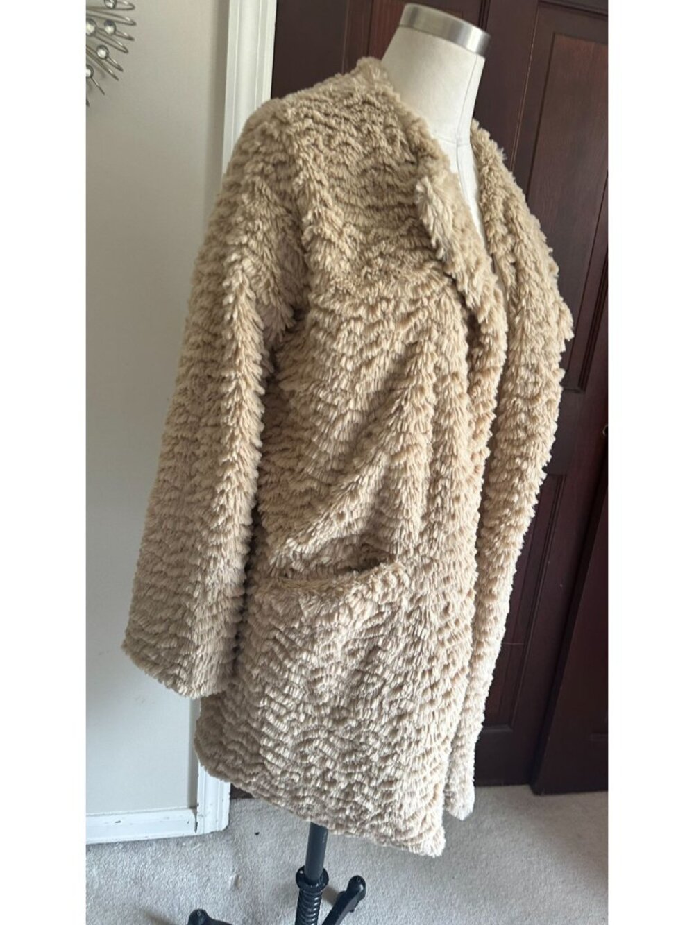 Democracy so soft faux fur coat with pockets Small - Picture 4 of 6
